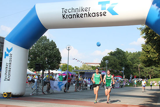 Sieger 11 km Paul Ruppert & Andrew Pitts: Team „New Balance Boston“ (©Foto: Martin Schmitz)